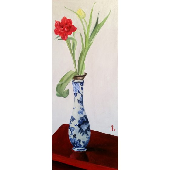 Zwei Tulpen in Delfter Vase